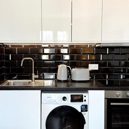Deluxe City Centre Two Bedroom - Grand Central House Gibraltar Buitenkant foto