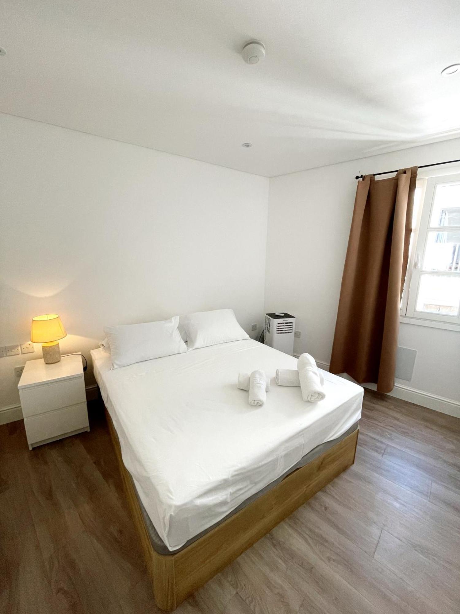Deluxe City Centre Two Bedroom - Grand Central House Gibraltar Buitenkant foto