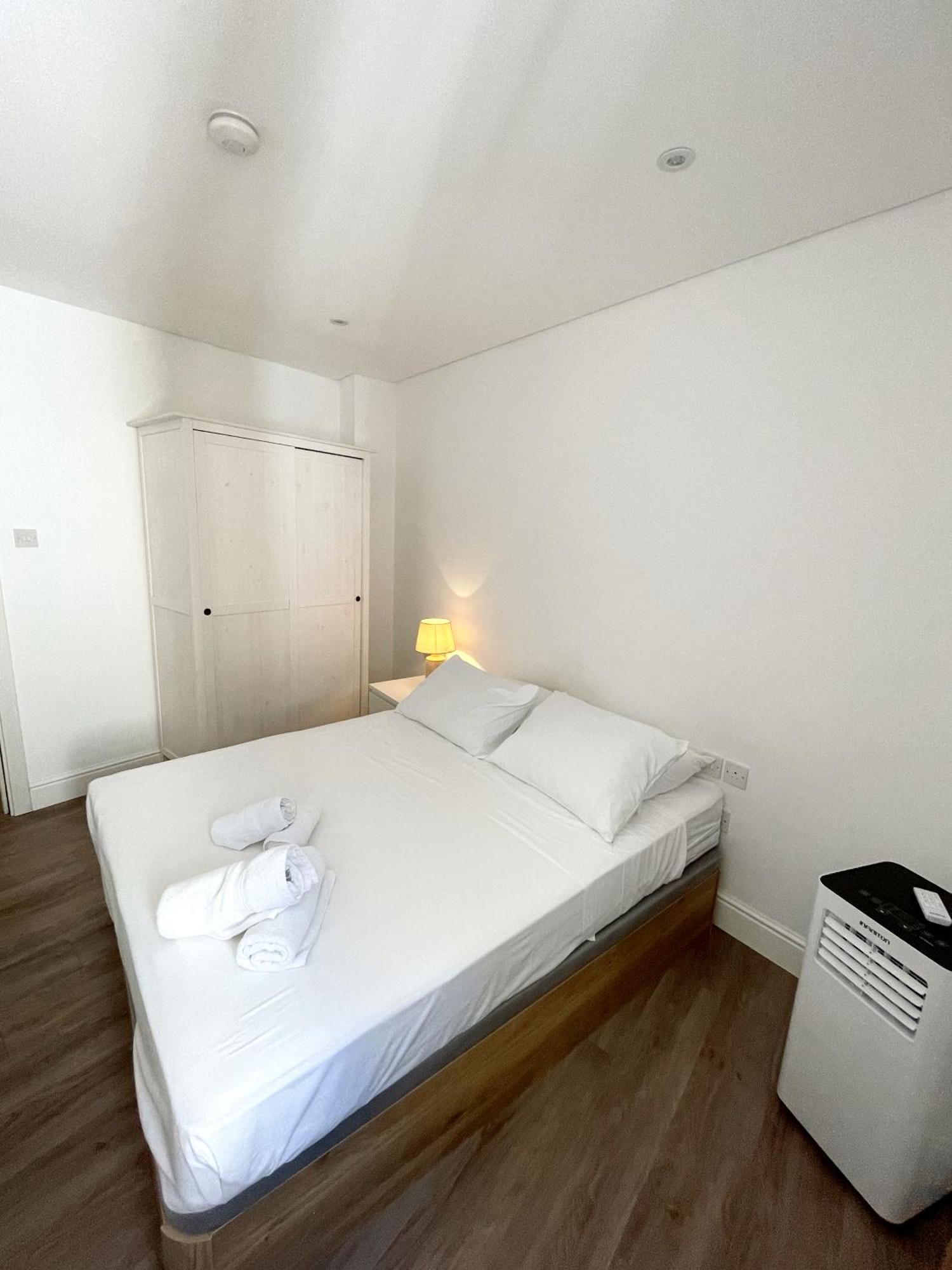 Deluxe City Centre Two Bedroom - Grand Central House Gibraltar Buitenkant foto