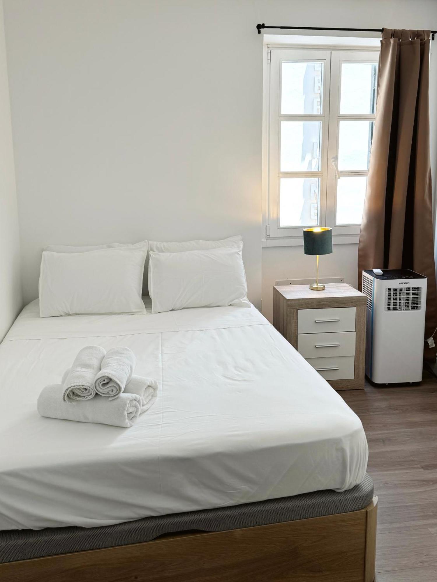 Deluxe City Centre Two Bedroom - Grand Central House Gibraltar Buitenkant foto