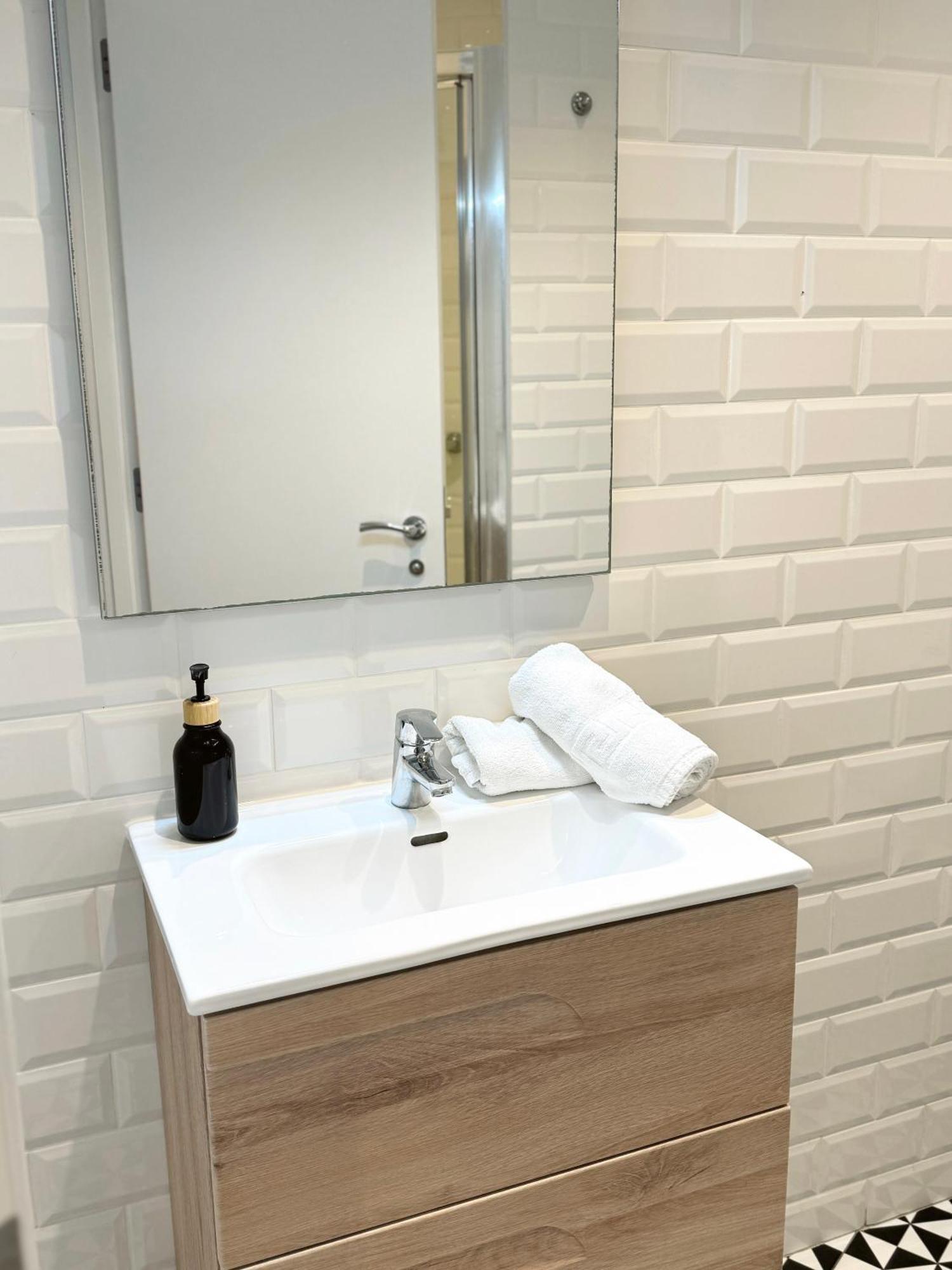 Deluxe City Centre Two Bedroom - Grand Central House Gibraltar Buitenkant foto