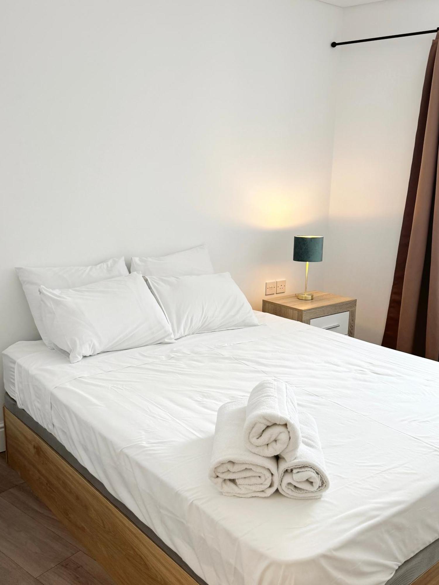 Deluxe City Centre Two Bedroom - Grand Central House Gibraltar Buitenkant foto