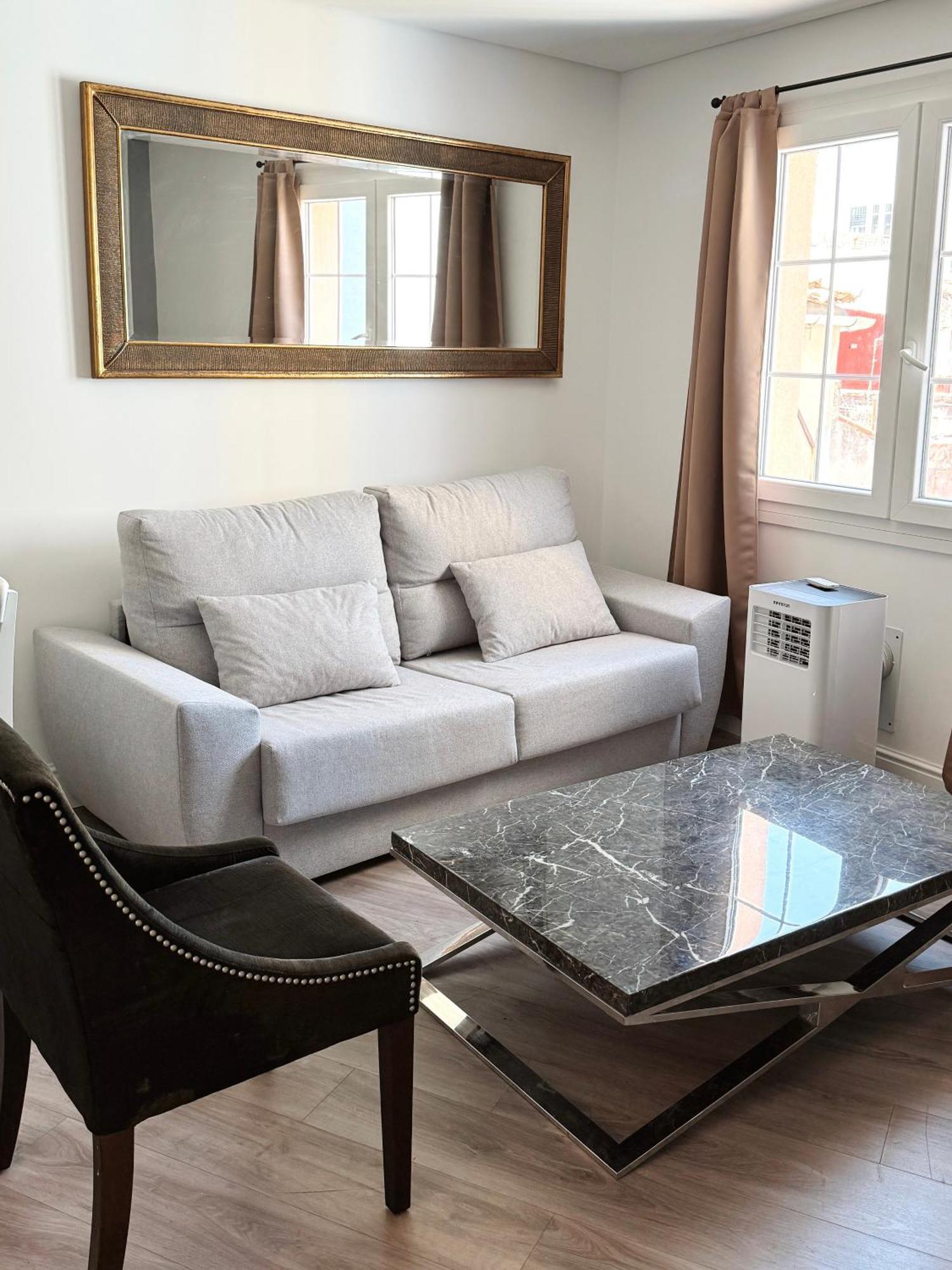 Deluxe City Centre Two Bedroom - Grand Central House Gibraltar Buitenkant foto
