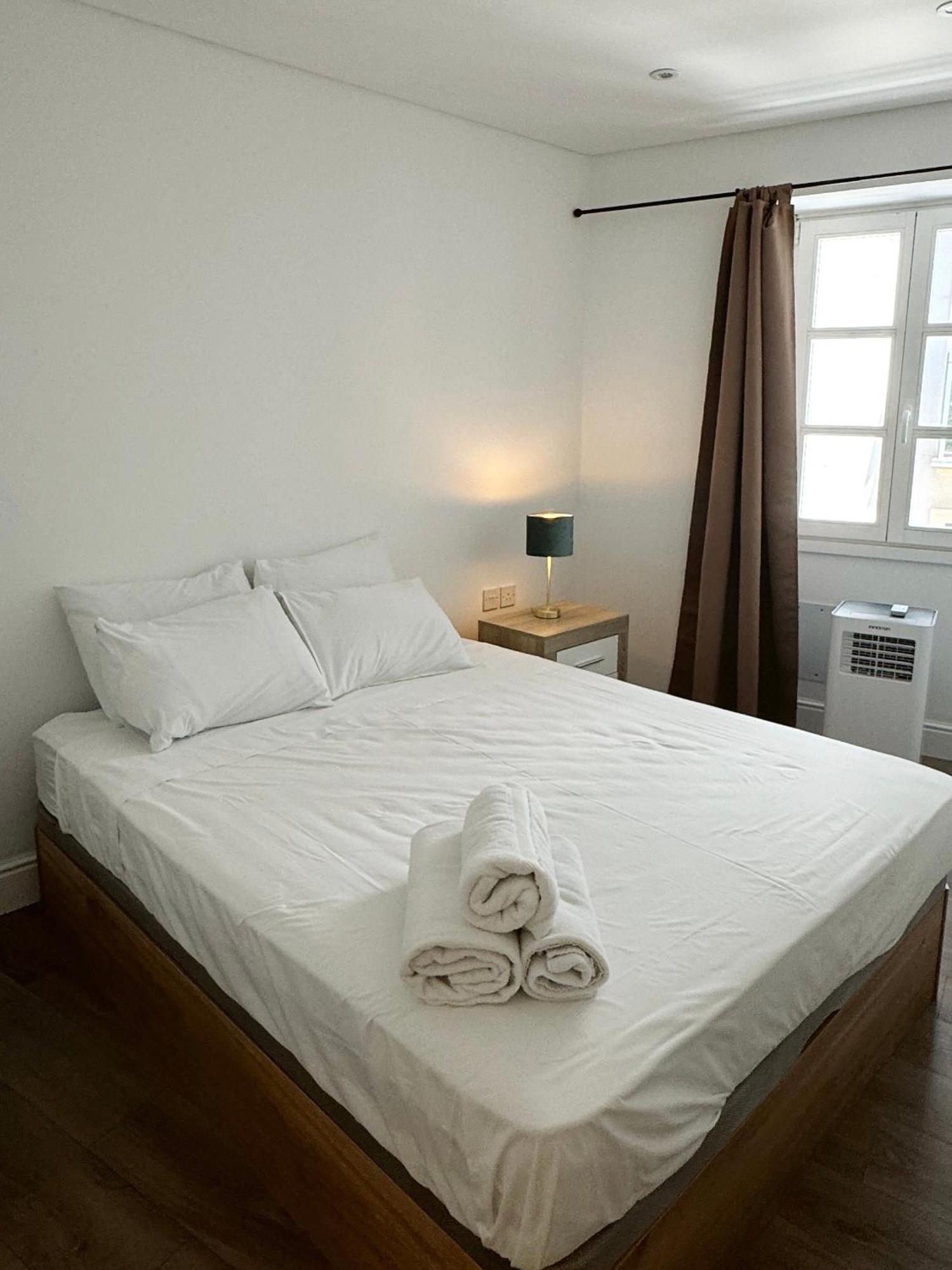 Deluxe City Centre Two Bedroom - Grand Central House Gibraltar Buitenkant foto