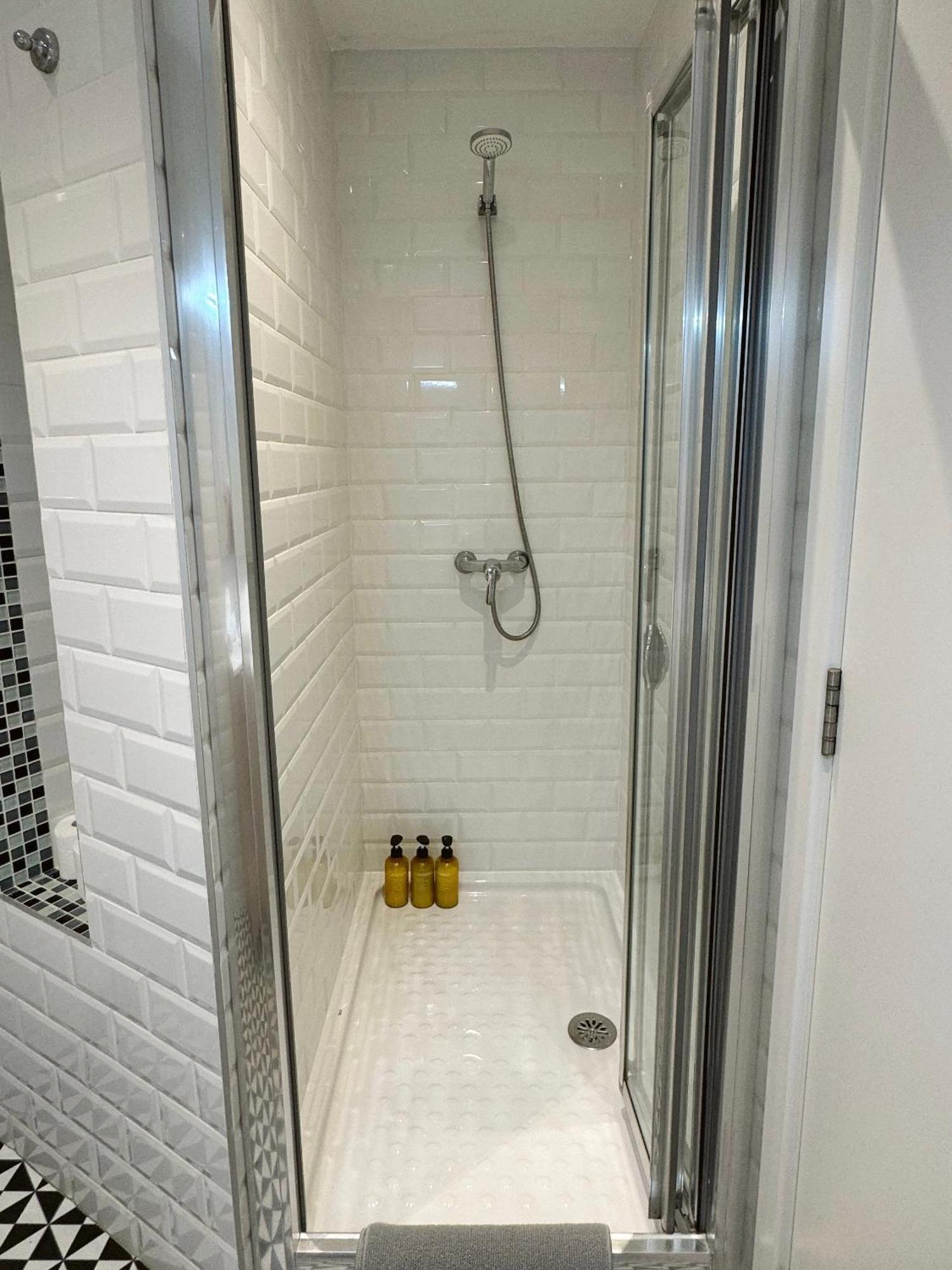 Deluxe City Centre Two Bedroom - Grand Central House Gibraltar Buitenkant foto