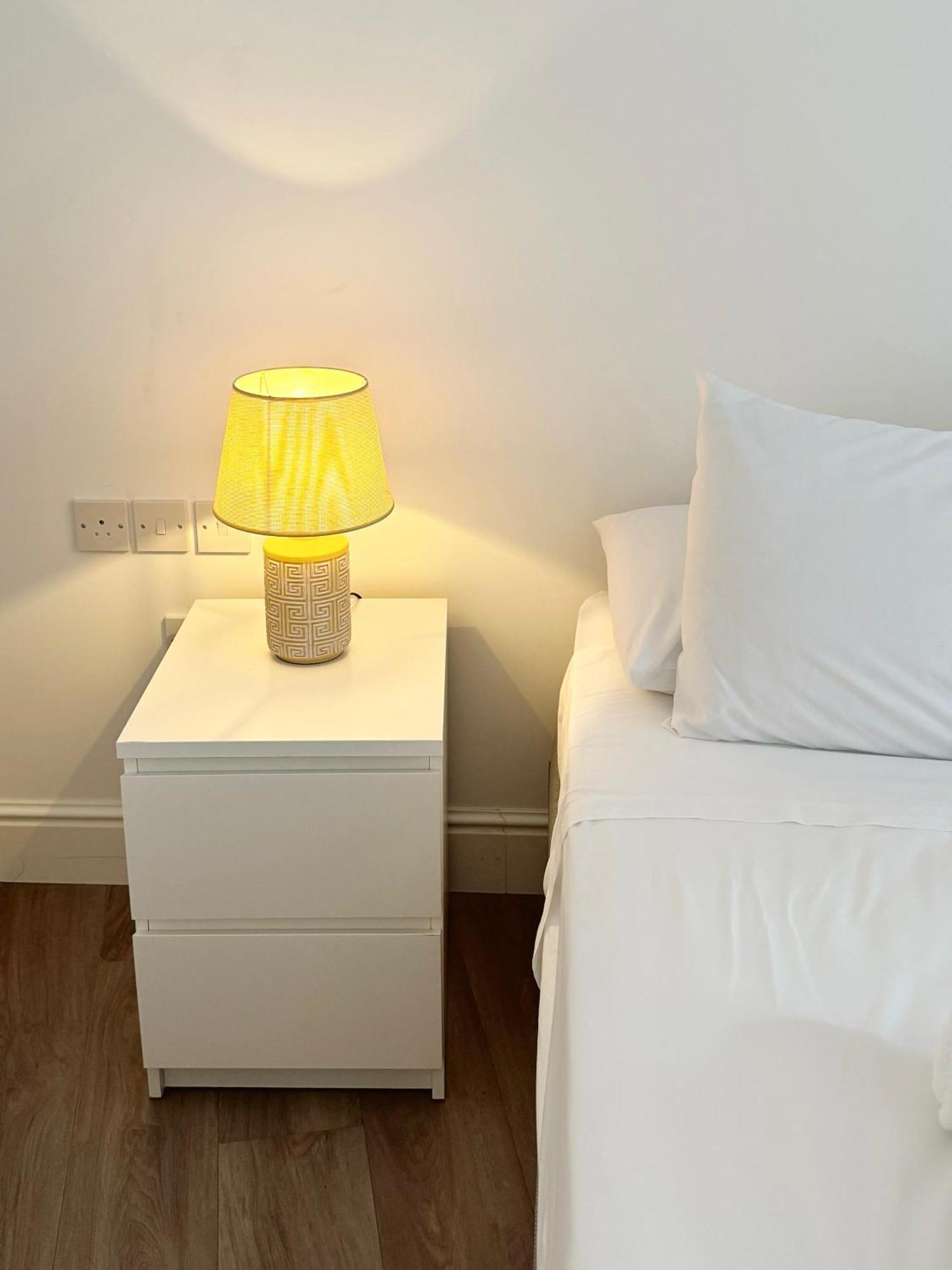 Deluxe City Centre Two Bedroom - Grand Central House Gibraltar Buitenkant foto