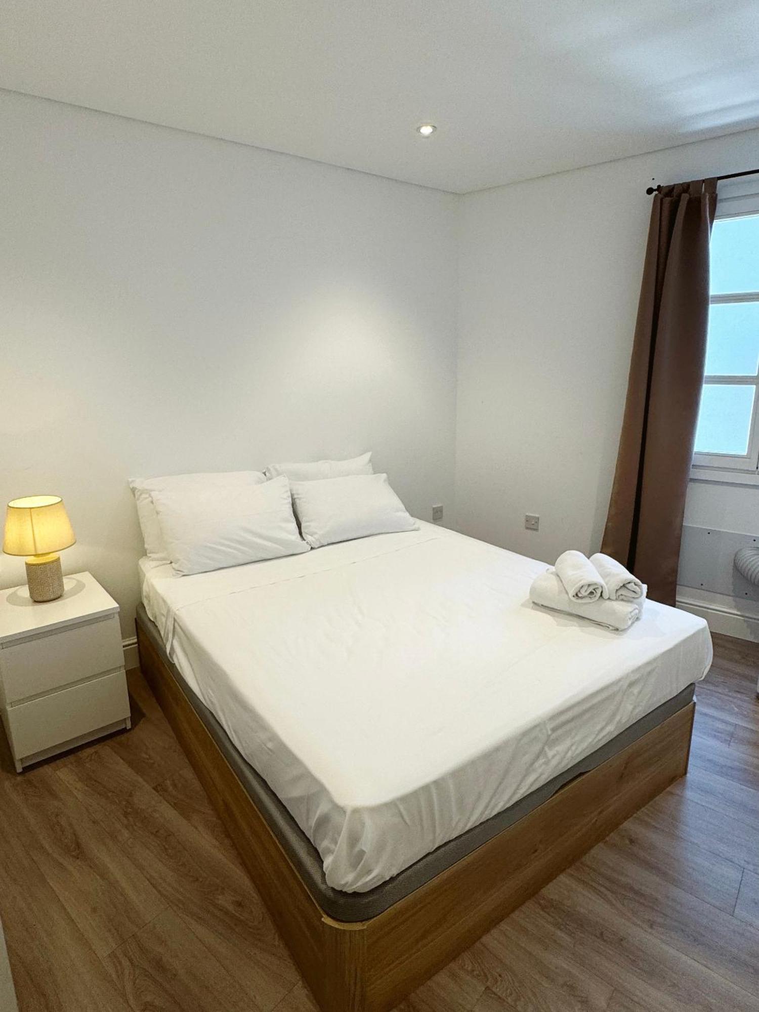 Deluxe City Centre Two Bedroom - Grand Central House Gibraltar Buitenkant foto