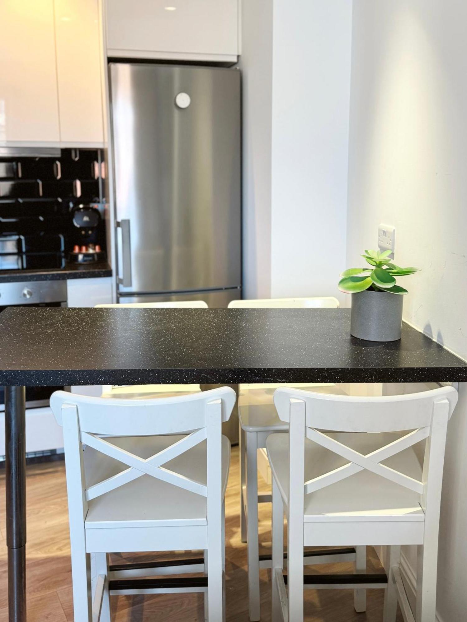 Deluxe City Centre Two Bedroom - Grand Central House Gibraltar Buitenkant foto
