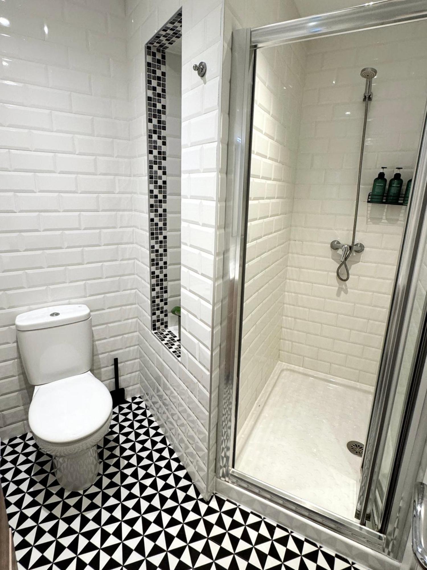 Deluxe City Centre Two Bedroom - Grand Central House Gibraltar Buitenkant foto