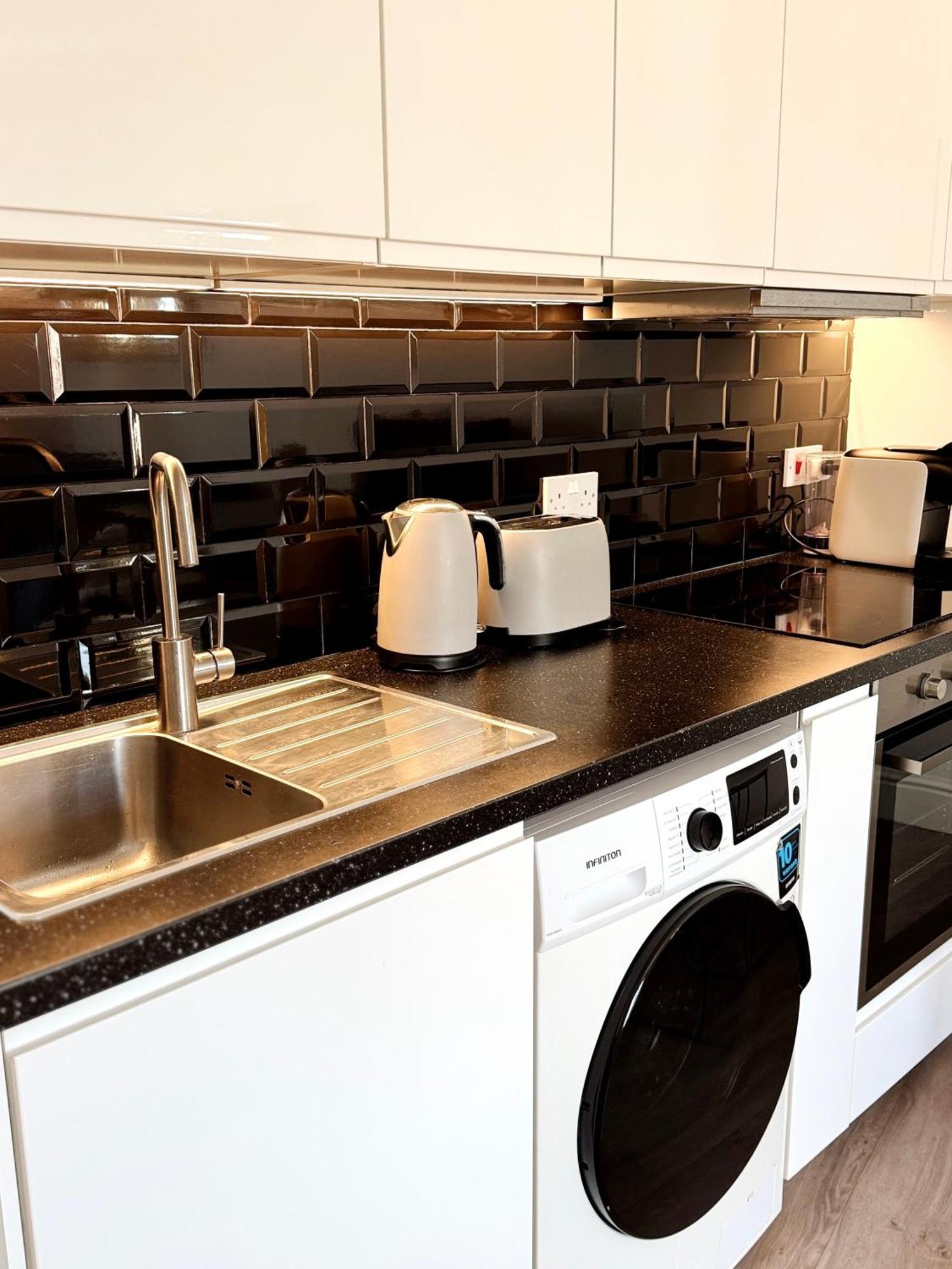 Deluxe City Centre Two Bedroom - Grand Central House Gibraltar Buitenkant foto