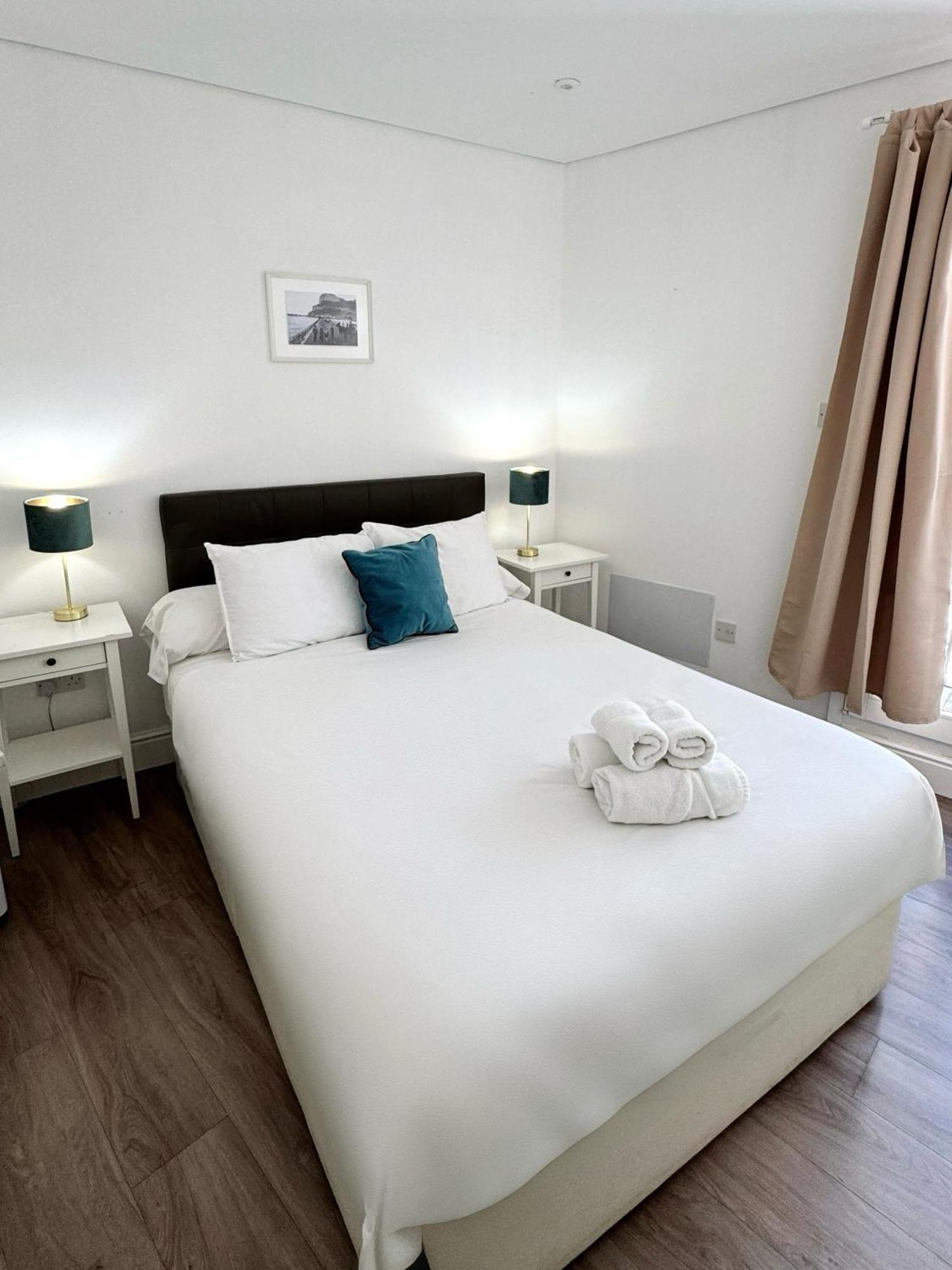 Deluxe City Centre Two Bedroom - Grand Central House Gibraltar Buitenkant foto